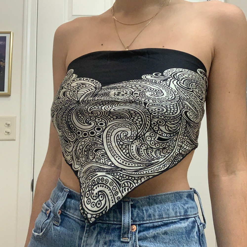 100% silk vintage scarf 🦨